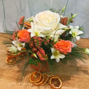 Compo de noel. Fleuriste Angers. Fleuriste st barth. Fleurs coupées.